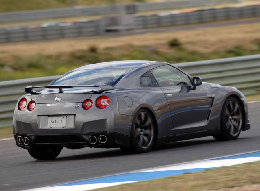  Nissan GT-R 2008 года  (фото 57 из 71)